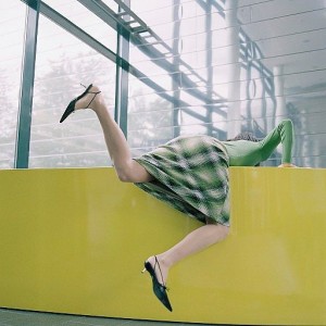 woman-falling-down